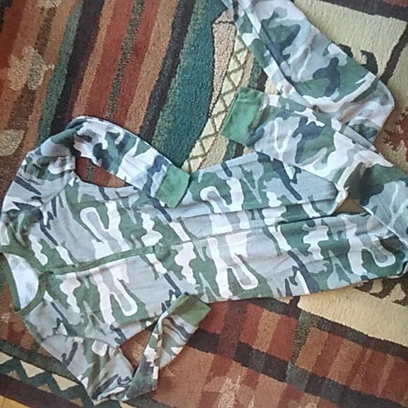 🦌 Camouflage Union Suit NWOT M/L - Picture 10 of 14
